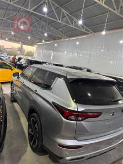 ميتسوبيشي اوتلاندر